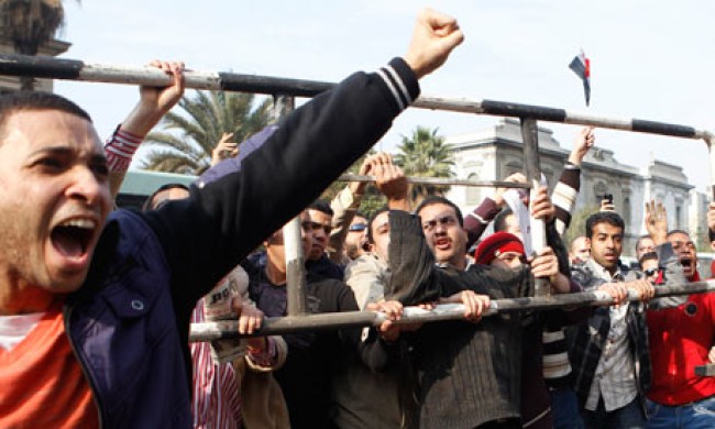 Mubarak refuses to quit – Protesters keep up