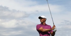 Tiger Woods leads at Australian Open 2011
