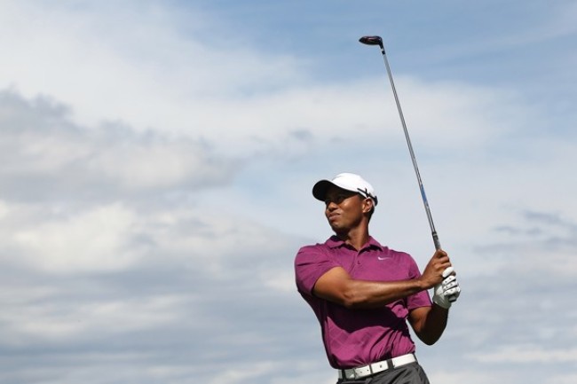 Tiger Woods leads at Australian Open 2011