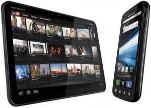 Motorola-Xoom-against-iPad2